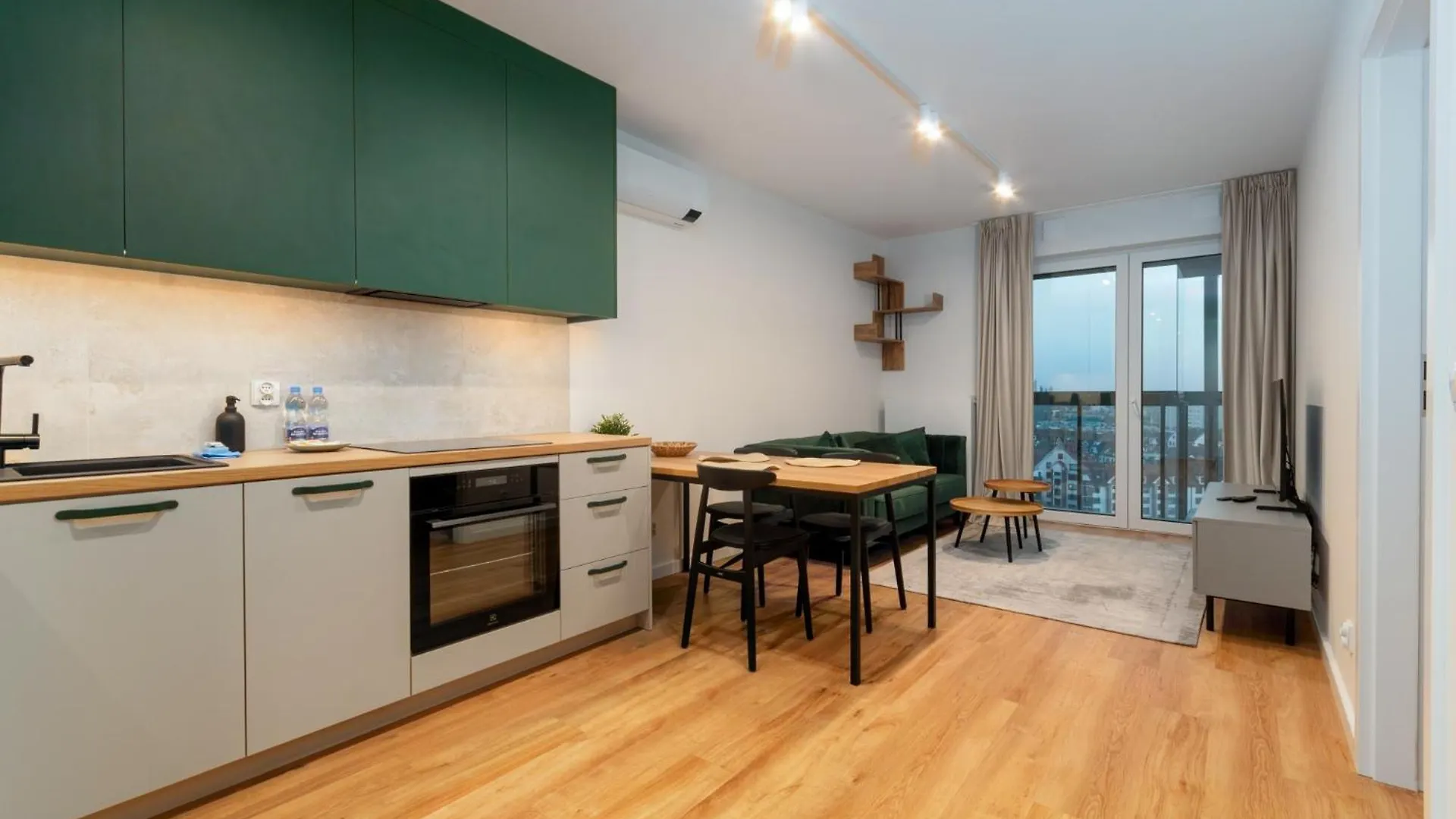 12Th Floor Apartment With The River View Breslau